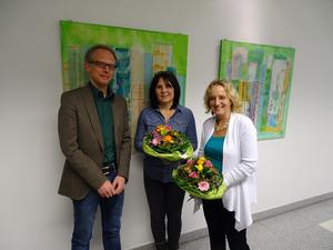 Kaufmännischer Direktor Stefan Kentrup mit den Künstlerinnen Ines Klich und Monika Schiwy Kaufmännischer Direktor Stefan Kentrup mit den Künstlerinnen Ines Klich und Monika Schiwy
