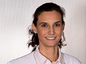 Dr. med. Eva Lötters, Funktionsoberärztin in der Klinik für Unfallchirurgie und Orthopädie im Maria-Josef-Hospital in Greven, Fotograf: Michael Johann Dedeke, Münster