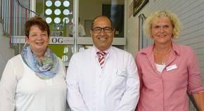 Die Breast Care Nurses mit Dr. med. Akbar Ferdosi im Maria-Josef-Hospital Greven Die Breast Care Nurses mit Dr. med. Akbar Ferdosi im Maria-Josef-Hospital Greven