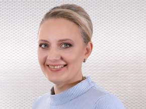 Elina Moser ist Ihre Ansprechpartnerin im Sekretariat der Onkologie im Maria-Josef-Hospital in Greven, Fotograf: Michael Dedeke, Münster