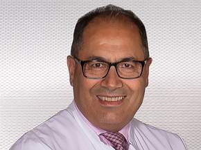 Dr. med. Akbar Ferdosi, Chefarzt Gynäkologie und Senologie im Maria-Josef-Hospital Greven, Fotograf: Michael Johann Dedeke, Münster