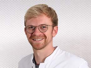 David Krüger, Assistenzarzt in der Chirurgie im Maria-Josef-Hospital in Greven, Foto: Michael Dedeke, Münster