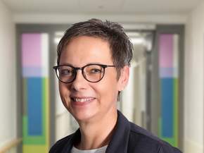 Andrea Beckhaus, Sekretariat der Geschäftsführung Maria-Josef-Hospital Greven, Fotograf: Michael Dedeke, Münster