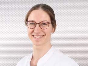 Dr. med. Sarah Breiter, Oberärztin in der Unfallchirurgie und Orthopädie im Maria-Josef-Hospital in Greven, Fotograf: Michael Johann Dedeke, Münster