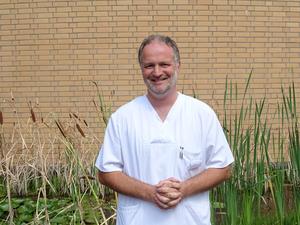 Ulrich Schmöckel leitet als Gesundheits- und Krankenpfleger die Palliativstation im Maria-Josef-Hospital Greven