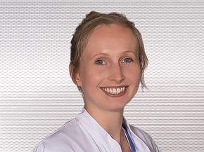 Corinna Klar, Assistenzärztin in der Chirurgie im Maria-Josef-Hospital in Greven, Fotograf: Michael Johann Dedeke, Münster