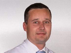 Dr. med. Sebastian Schmeil, Leitender Arzt der Klinik für Wirbelsäulenchirurgie im Maria-Josef-Hospital in Greven, Fotograf: Michael Johann Dedeke, Münster