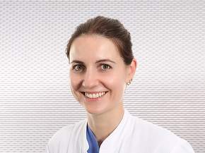 Dr. Nicola Sprakel, Fachärztin in der Chirurgie im Maria-Josef-Hospital in Greven, Foto: Michael Dedeke, Münster