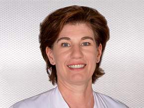 Dr. med. Dorothee Rensing, Assistenzärztin für Frauenheilkunde und Geburtshilfe im Maria-Josef-Hospital Greven, Fotograf: Michael Johann Dedeke, Münster