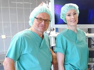 Leitender Oberarzt Dr. med. Georg Lassay und Oberärztin Dr. med. Siri Petersen informieren in der Abendvisite zum Thema Krampfadern Leitender Oberarzt Dr. med. Georg Lassay und Oberärztin Dr. med. Siri Petersen informieren in der Abendvisite zum Thema Krampfadern