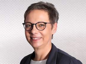 Andrea Beckhaus, Sekretariat der Geschäftsführung Maria-Josef-Hospital Greven, Fotograf: Michael Dedeke, Münster Andrea Beckhaus, Sekretariat der Geschäftsführung Maria-Josef-Hospital Greven