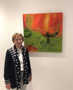 Gertrud Feja stellt ihre Bilder bis Ende Juni in der Kunstausstellung des Maria-Josef-Hospitals in Greven aus.