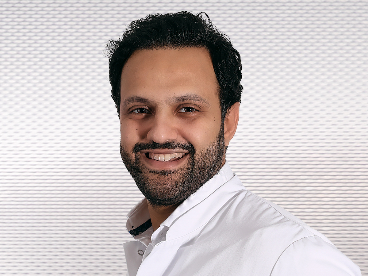 Ahmed Moeness Yousef, MRCS (Oberarzt der Unfallchirurgie- und Orthopädie sowie Zentrumskoordinator EPZ)
