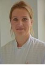 Dr. med. Lena Trappe, Stationsärztin in der Wirbelsäulenchirurgie im Maria-Josef-Hospital in Greven